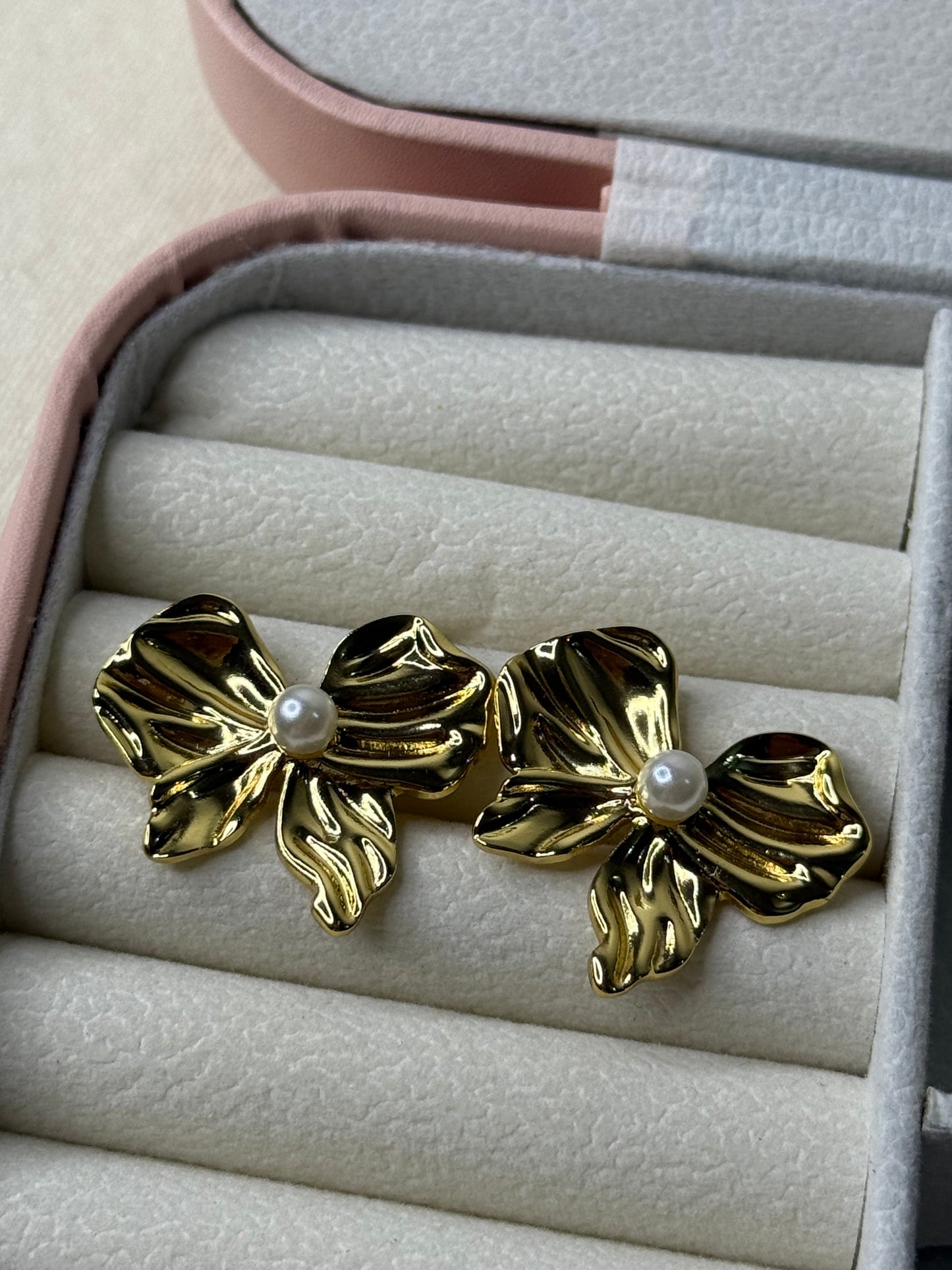 Bow Droplets Earrings