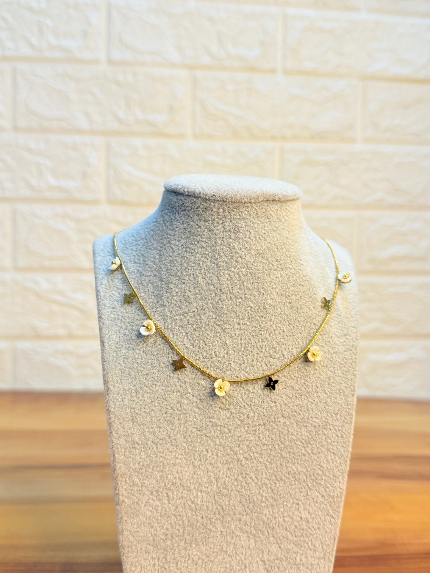 Flower Chain Lain