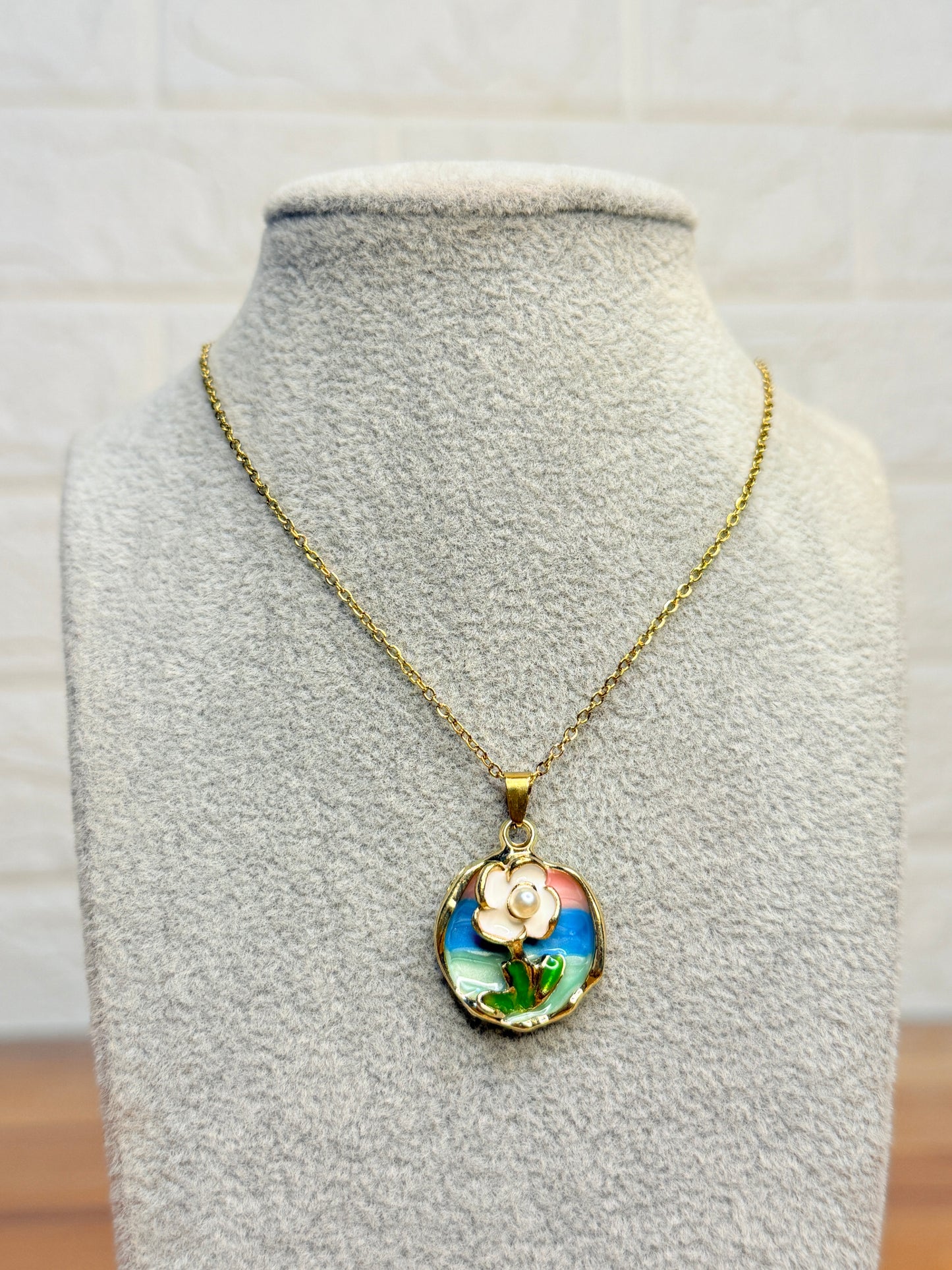 White Flower Pendent
