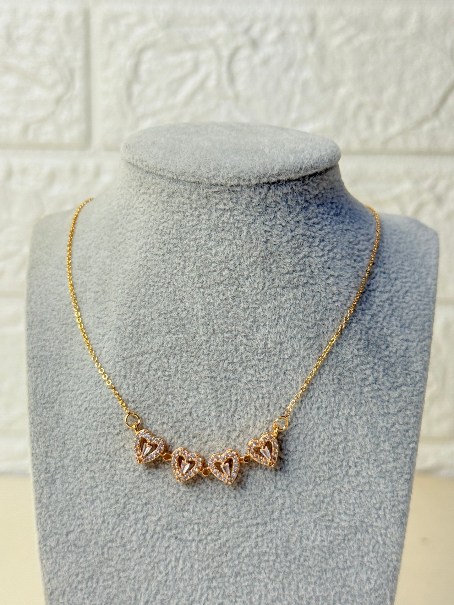 Dreamy petals (gold)