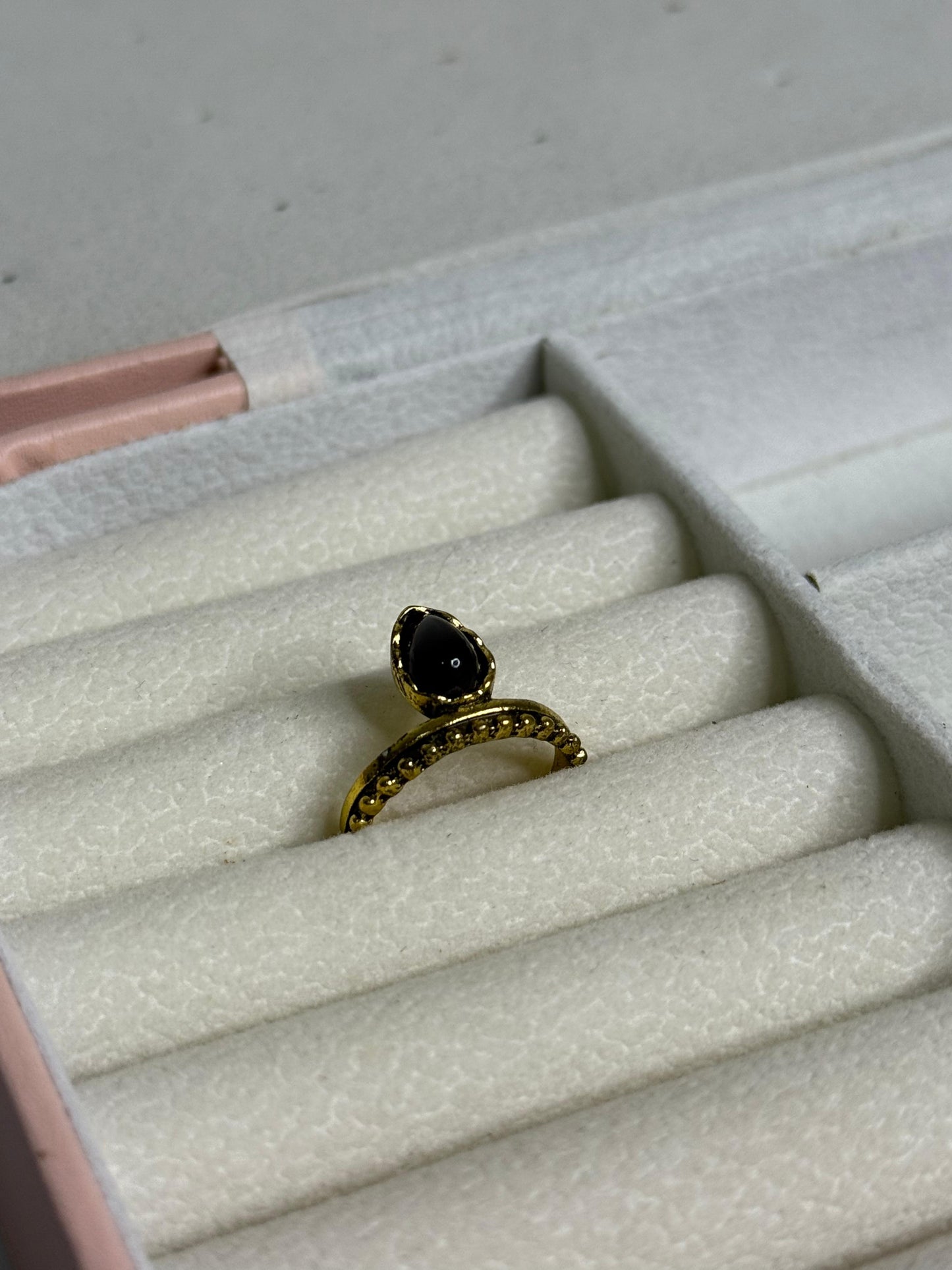 Raaz Ring