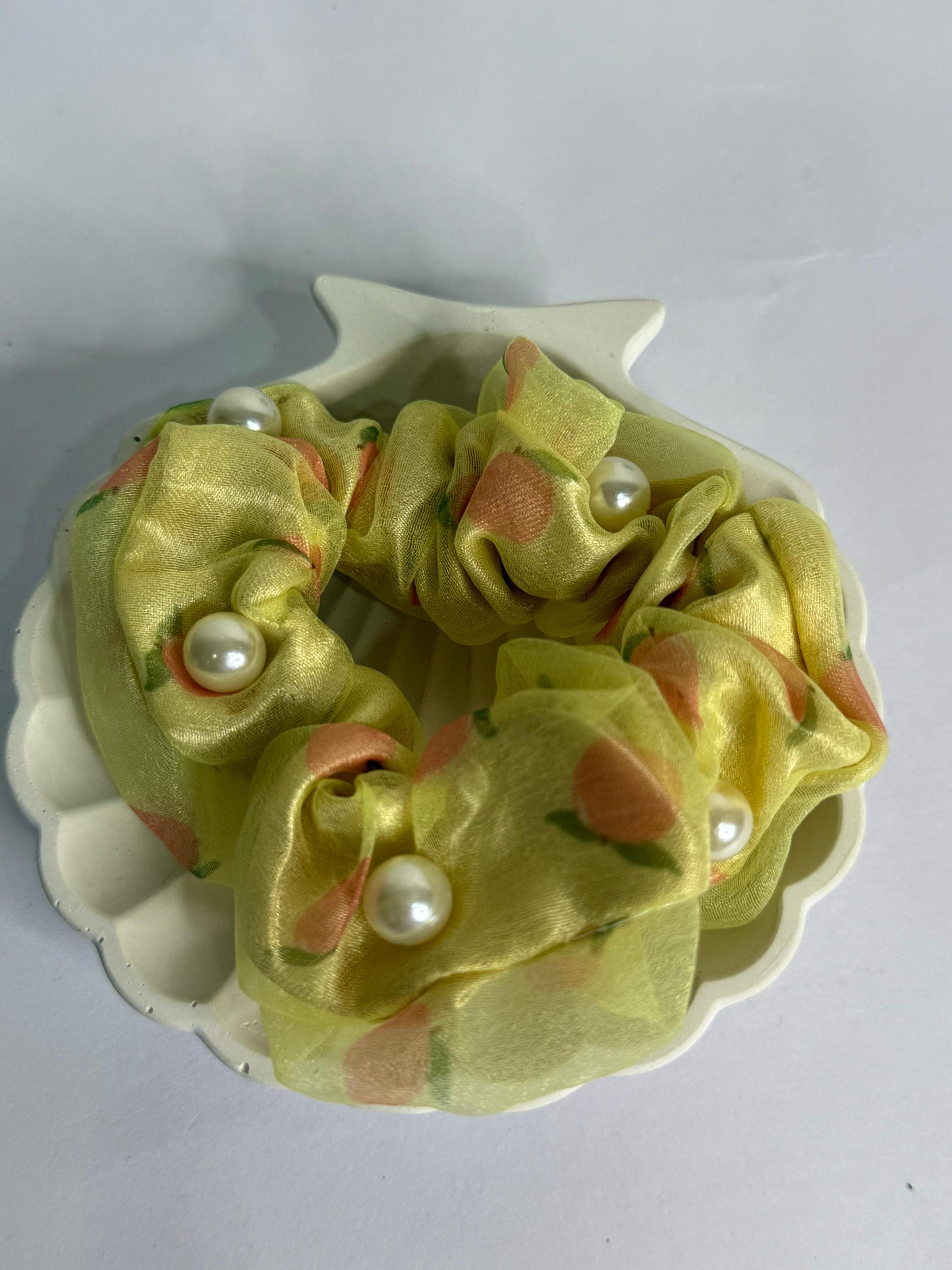 Pearl Scrunchie