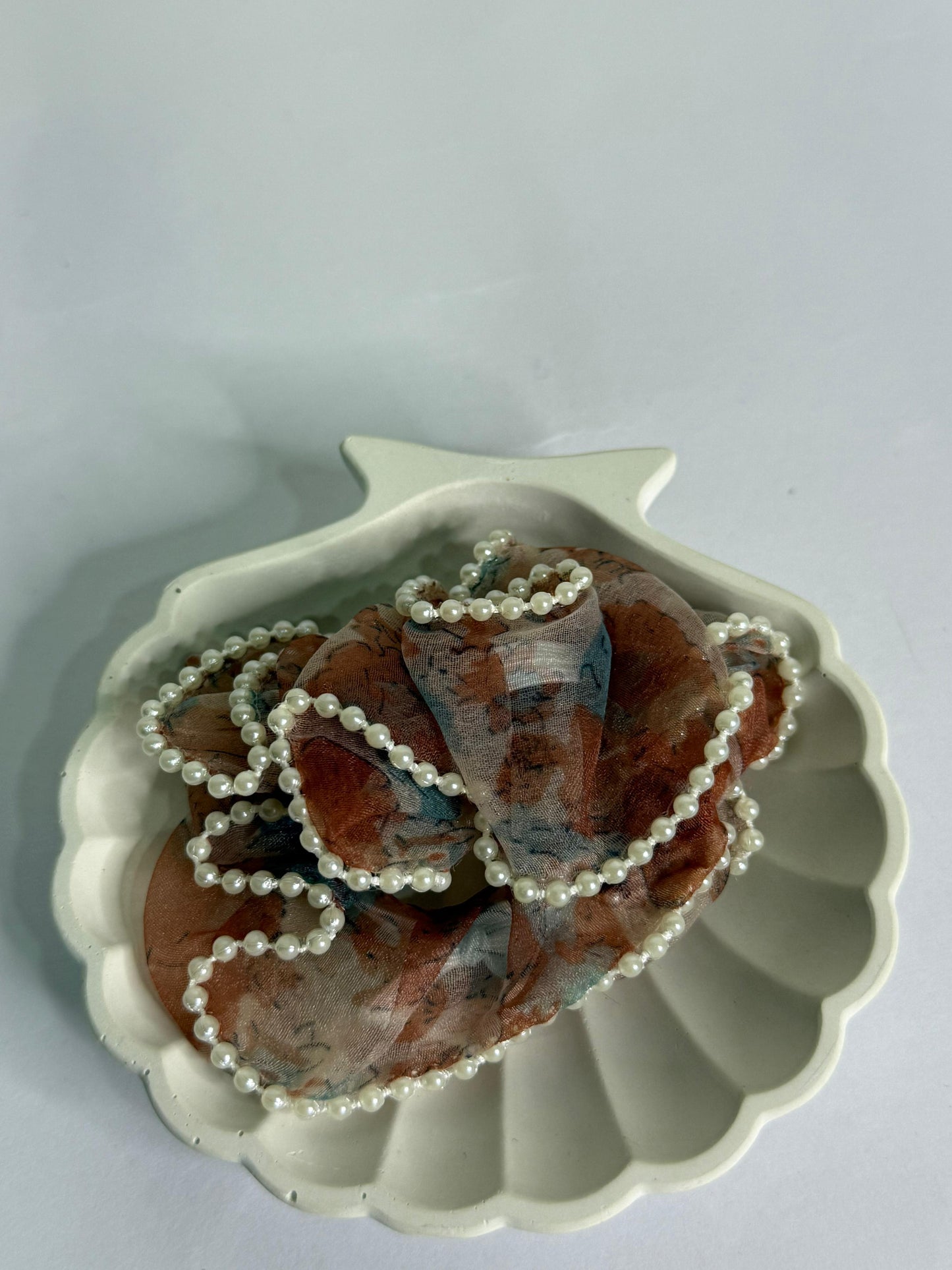 Pearl Lace Scrunchie(1 unit)