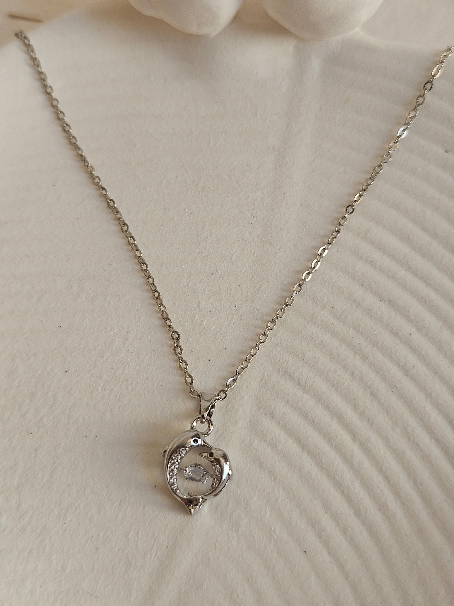 Double Dolphin Pendent