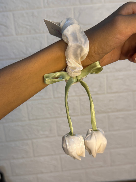 Tulip scrunchie