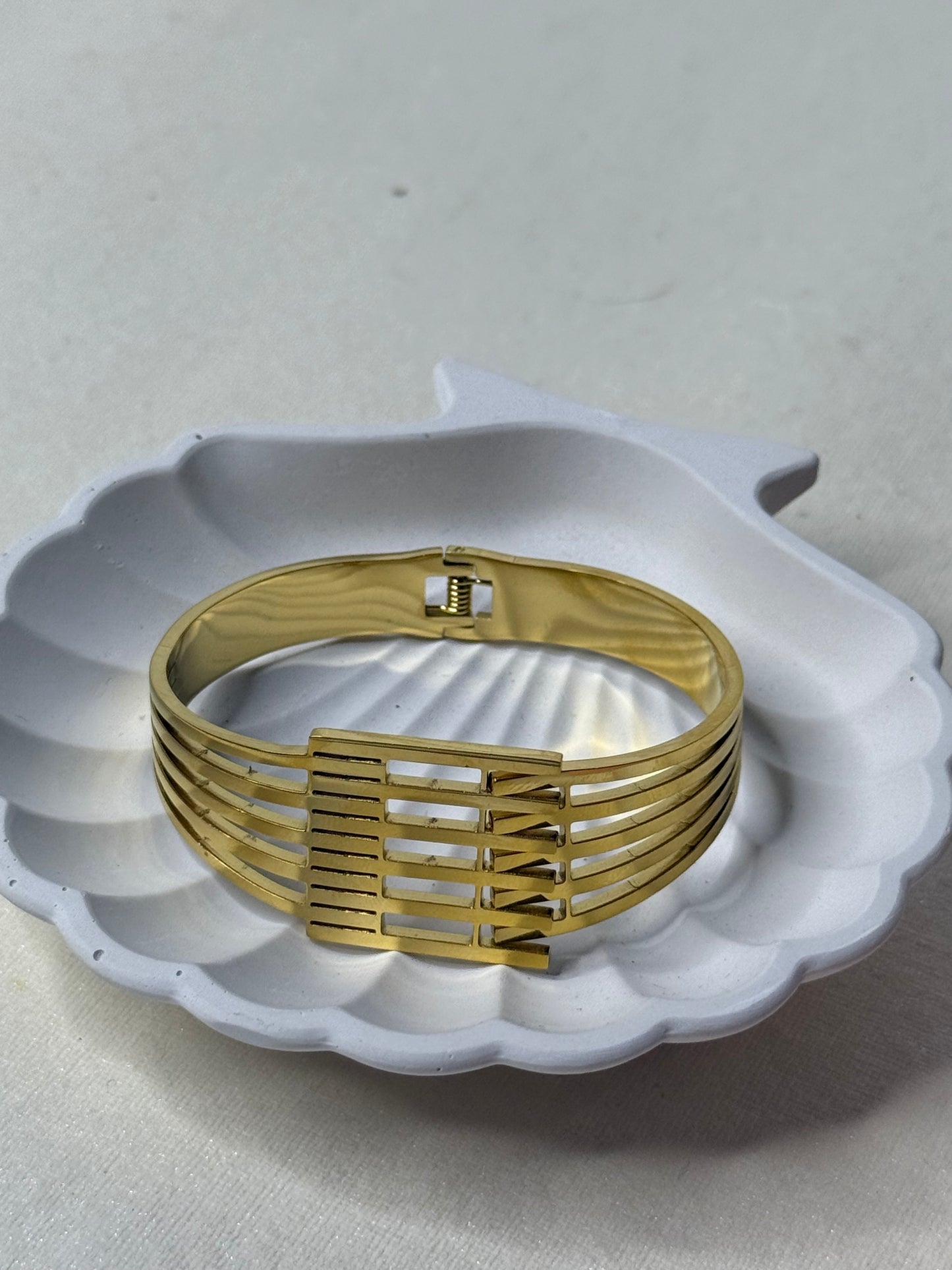 Ribbed Radiance Cuff