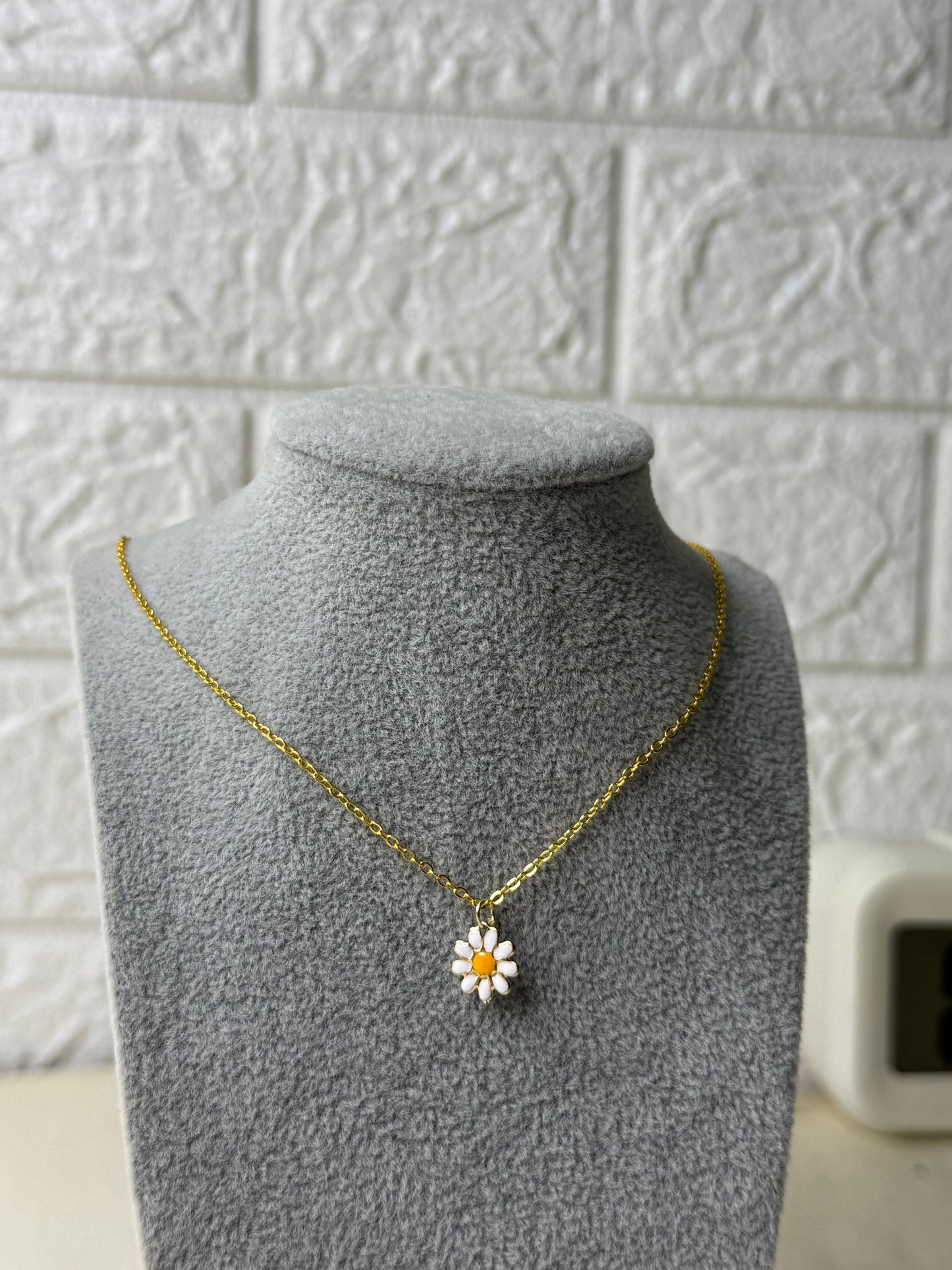 Daisy pendent (1 unit)