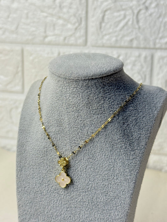 Clover Pendent
