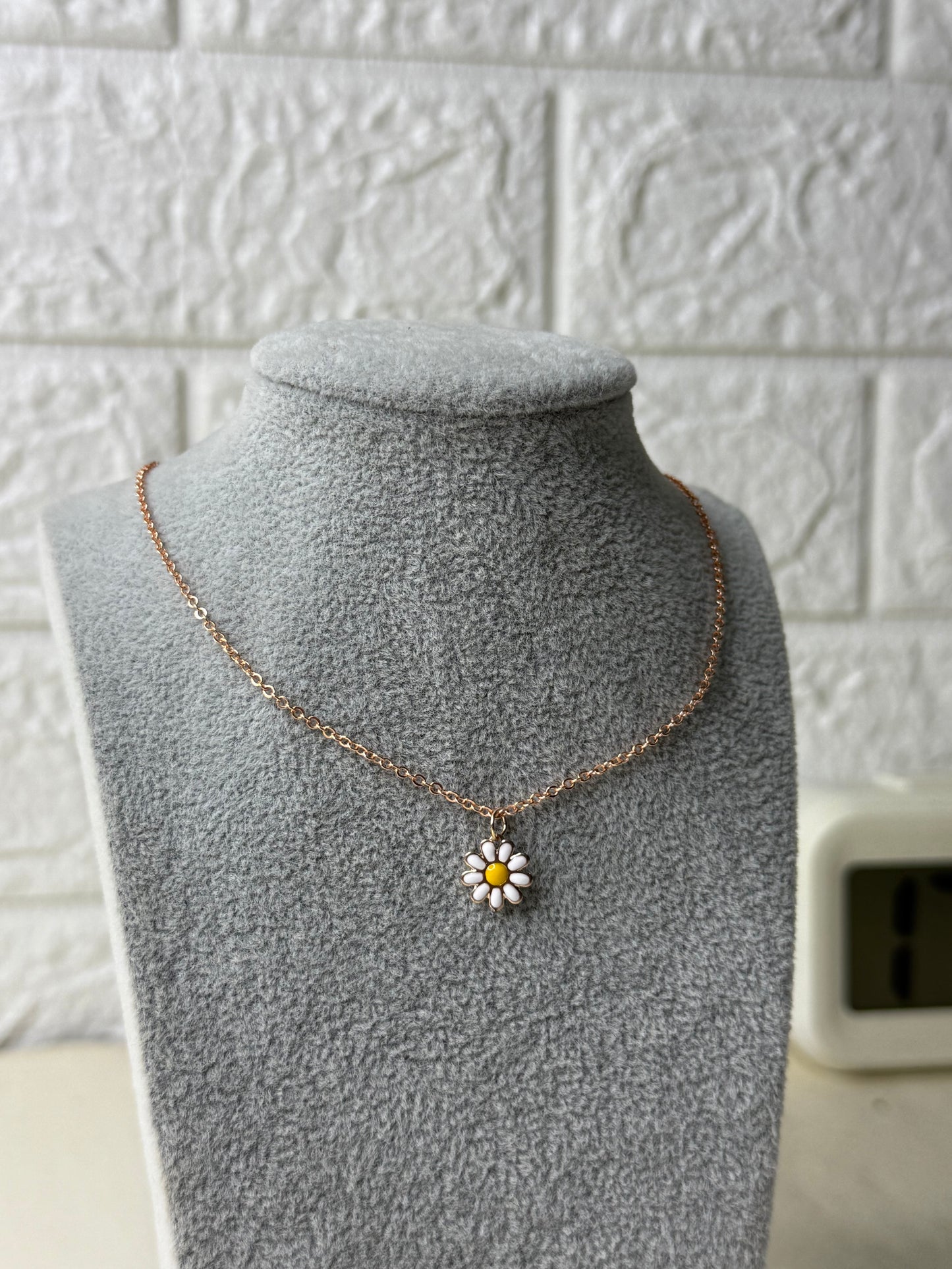 Daisy pendent (1 unit)