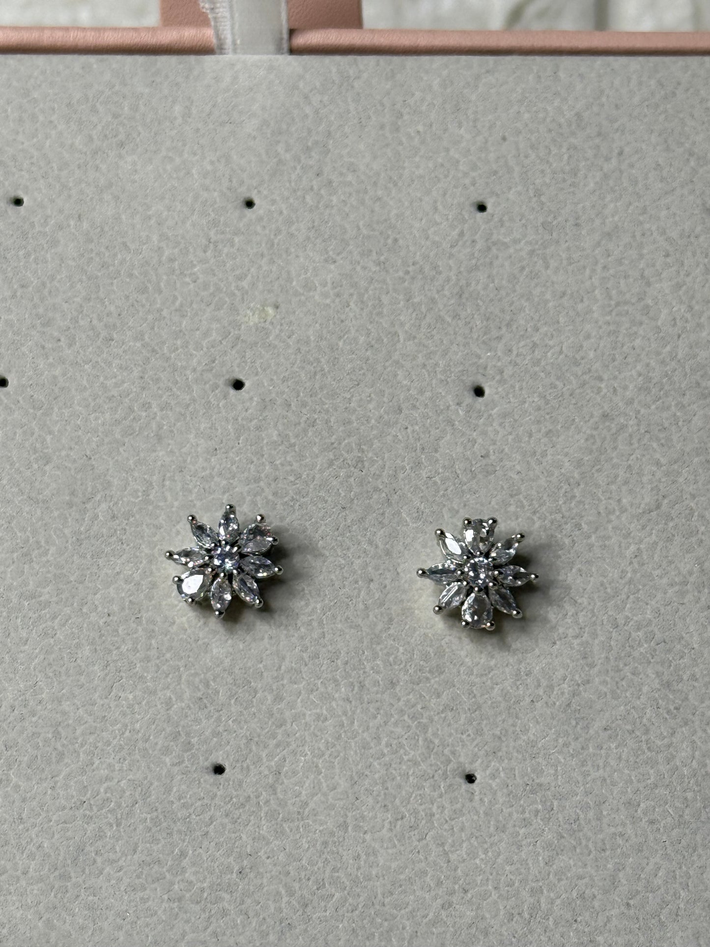 Sparkle Studs Silver