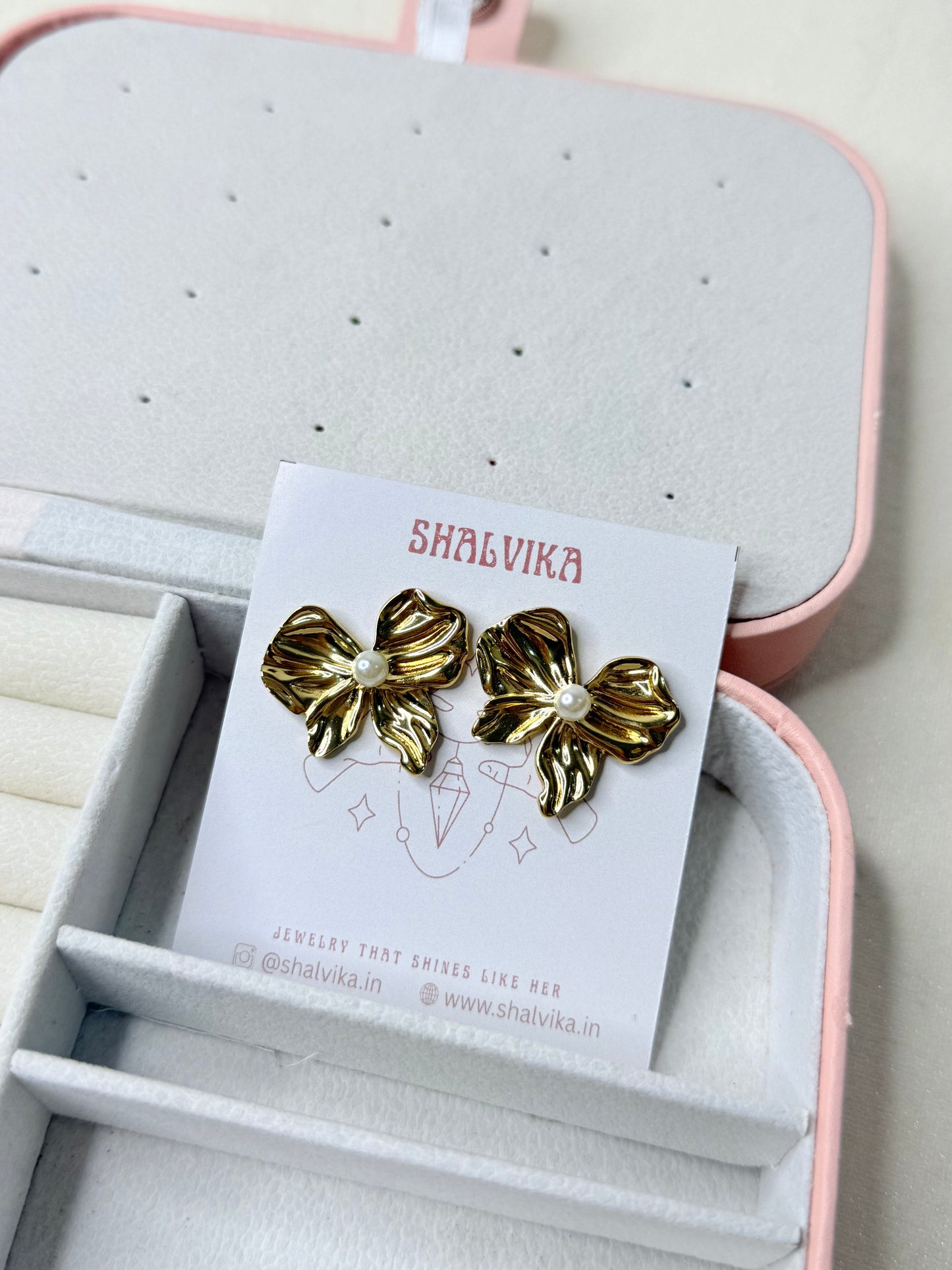 Bow Droplets Earrings