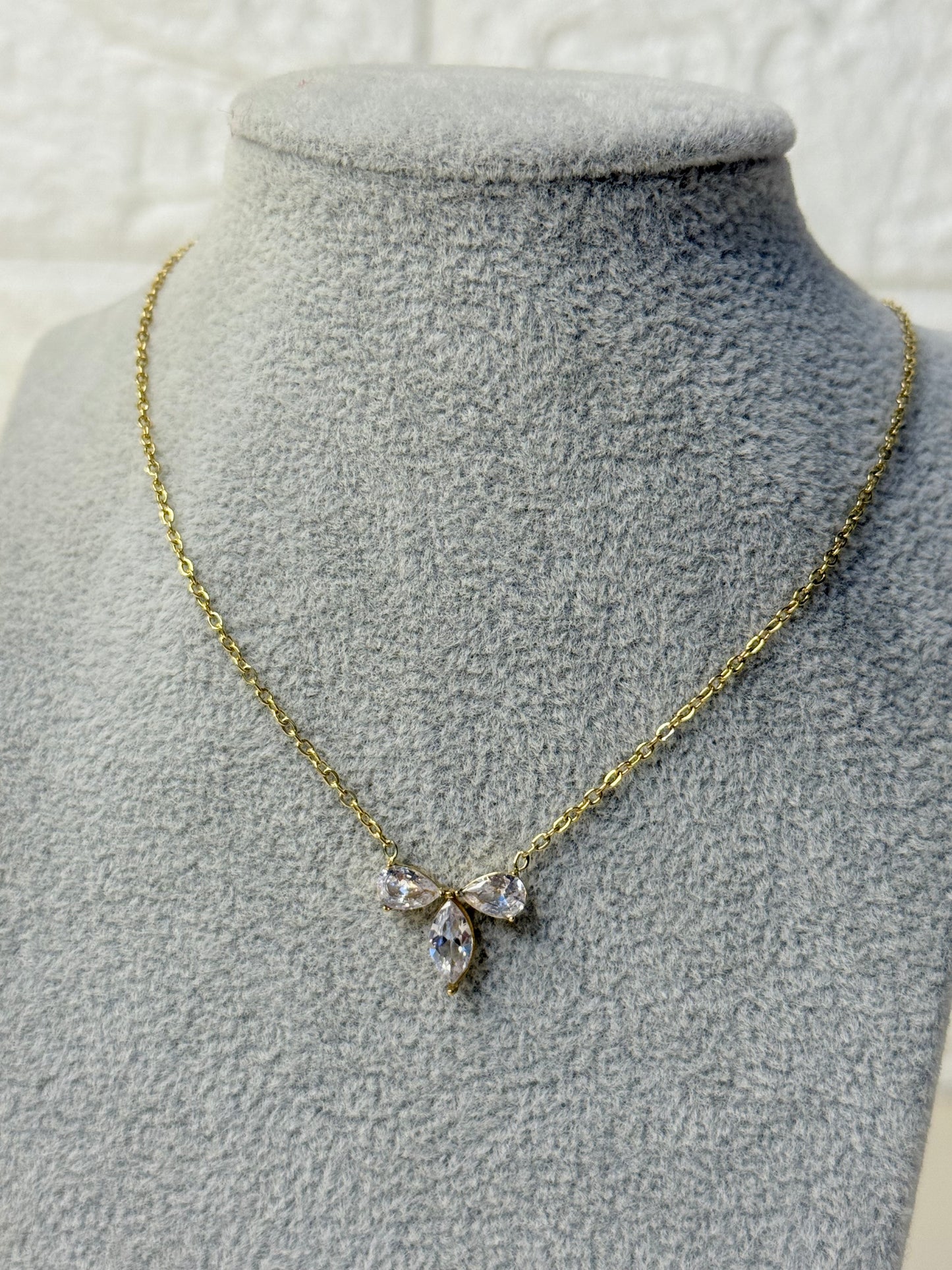 Crystal leaf pendent
