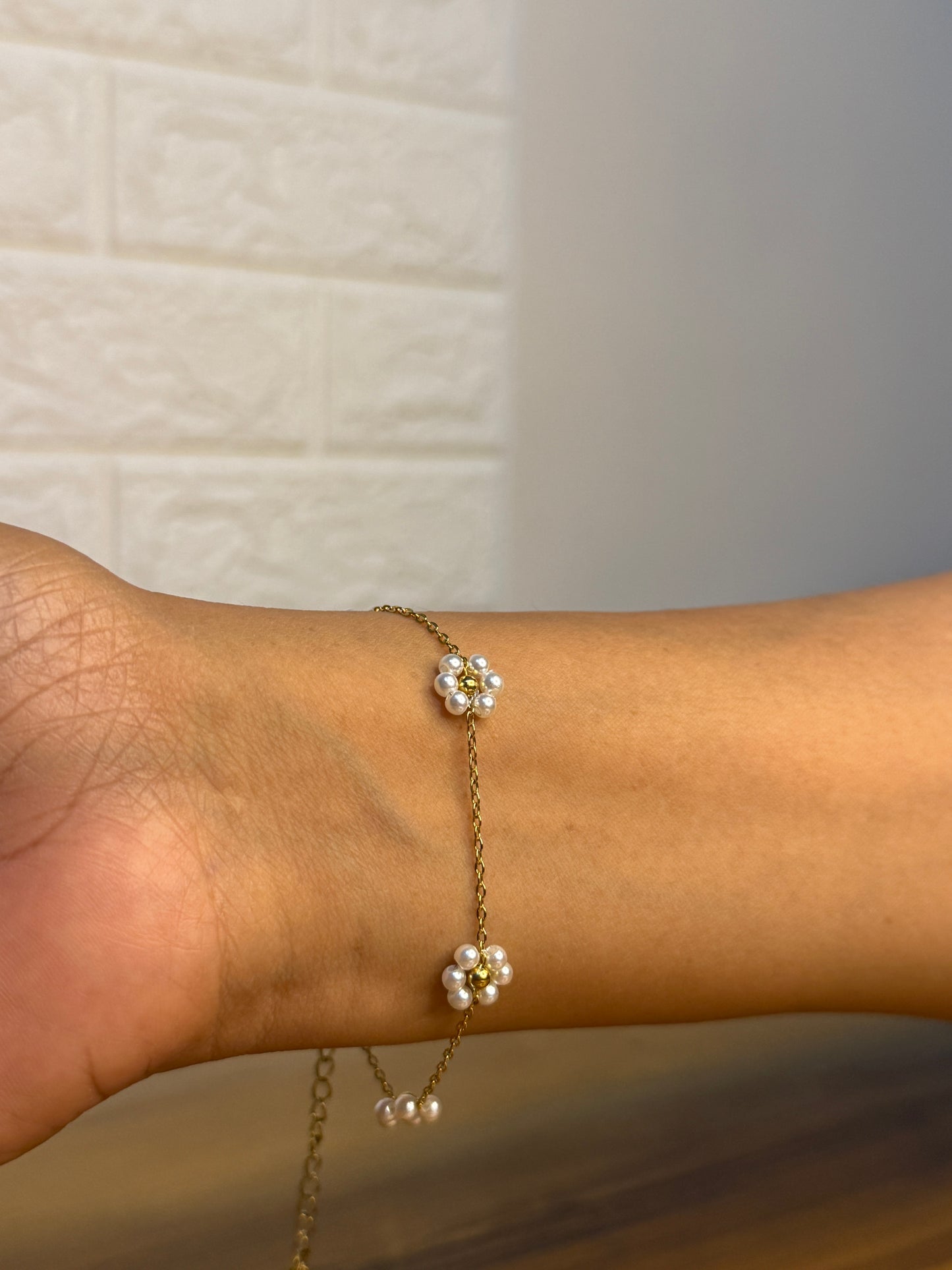 Pearl Flower Chain Bracelet (White Colour)