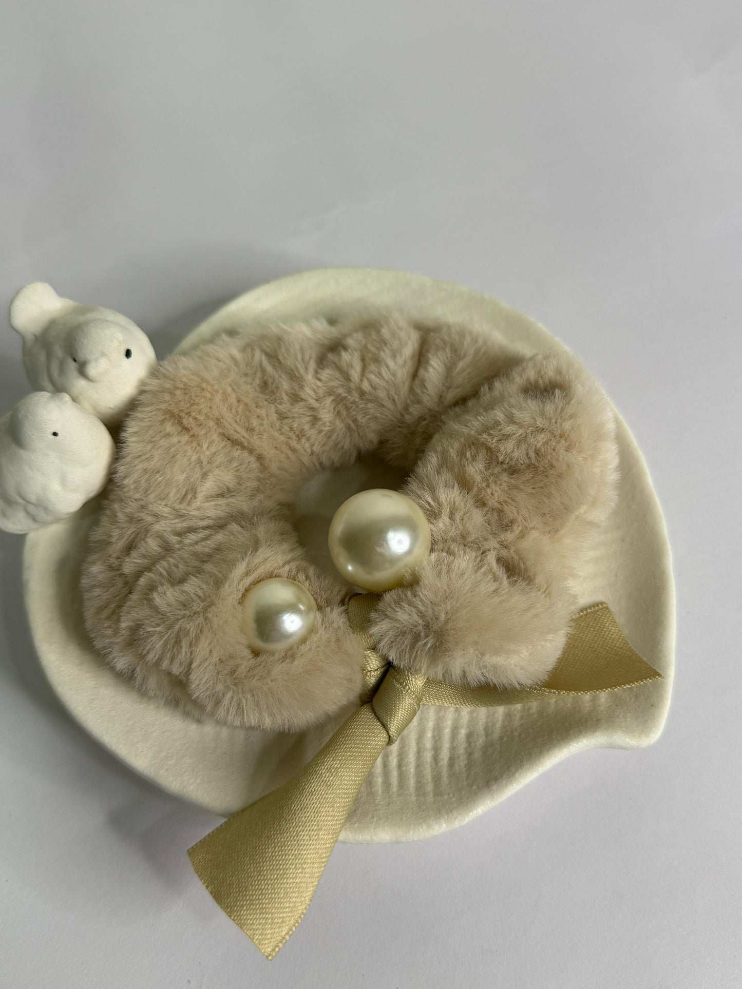 Fur Pearl Scrunchie