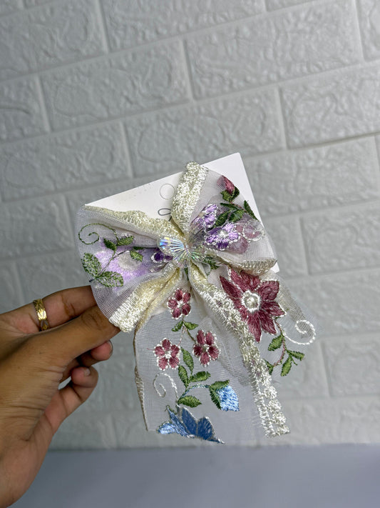 Embroidered Bow Clips