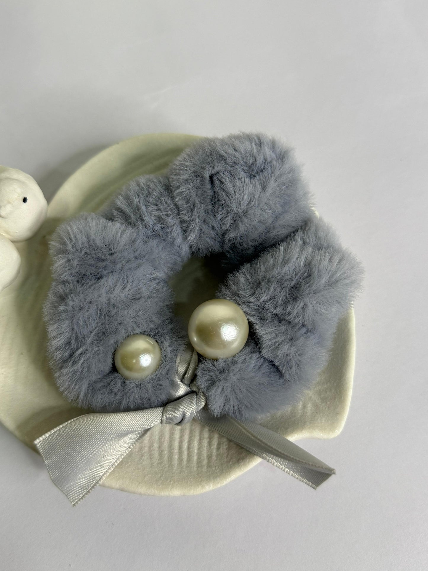 Fur Pearl Scrunchie