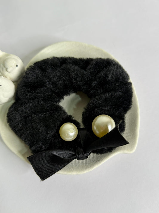 Fur Pearl Scrunchie