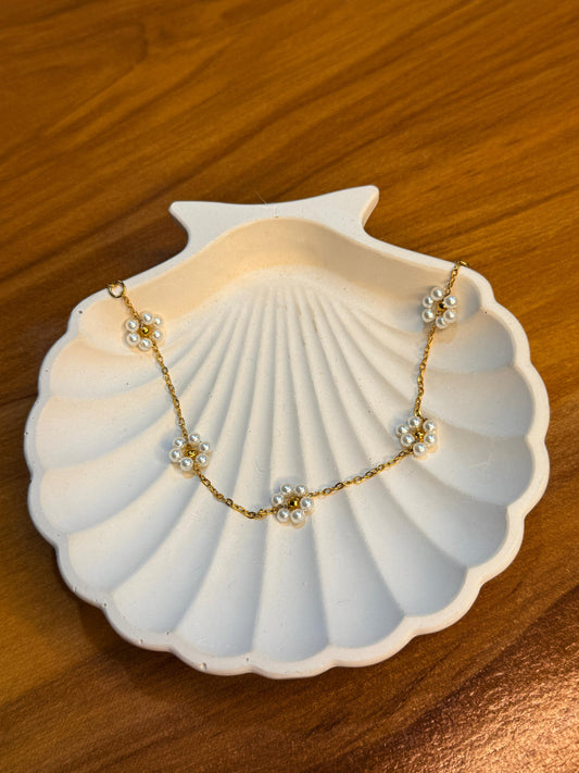 Pearl Flower Chain Bracelet (White Colour)