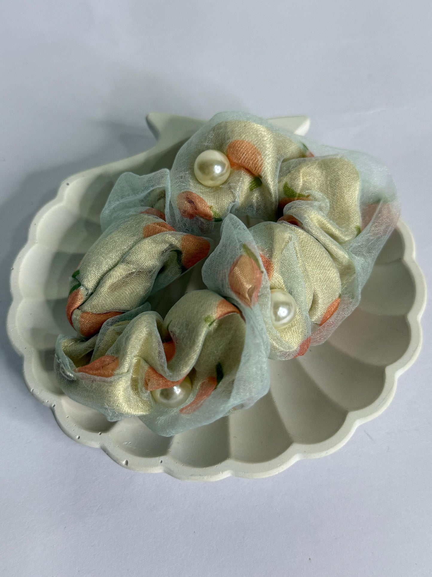 Pearl Scrunchie