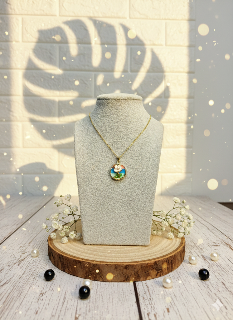 White flower pendent