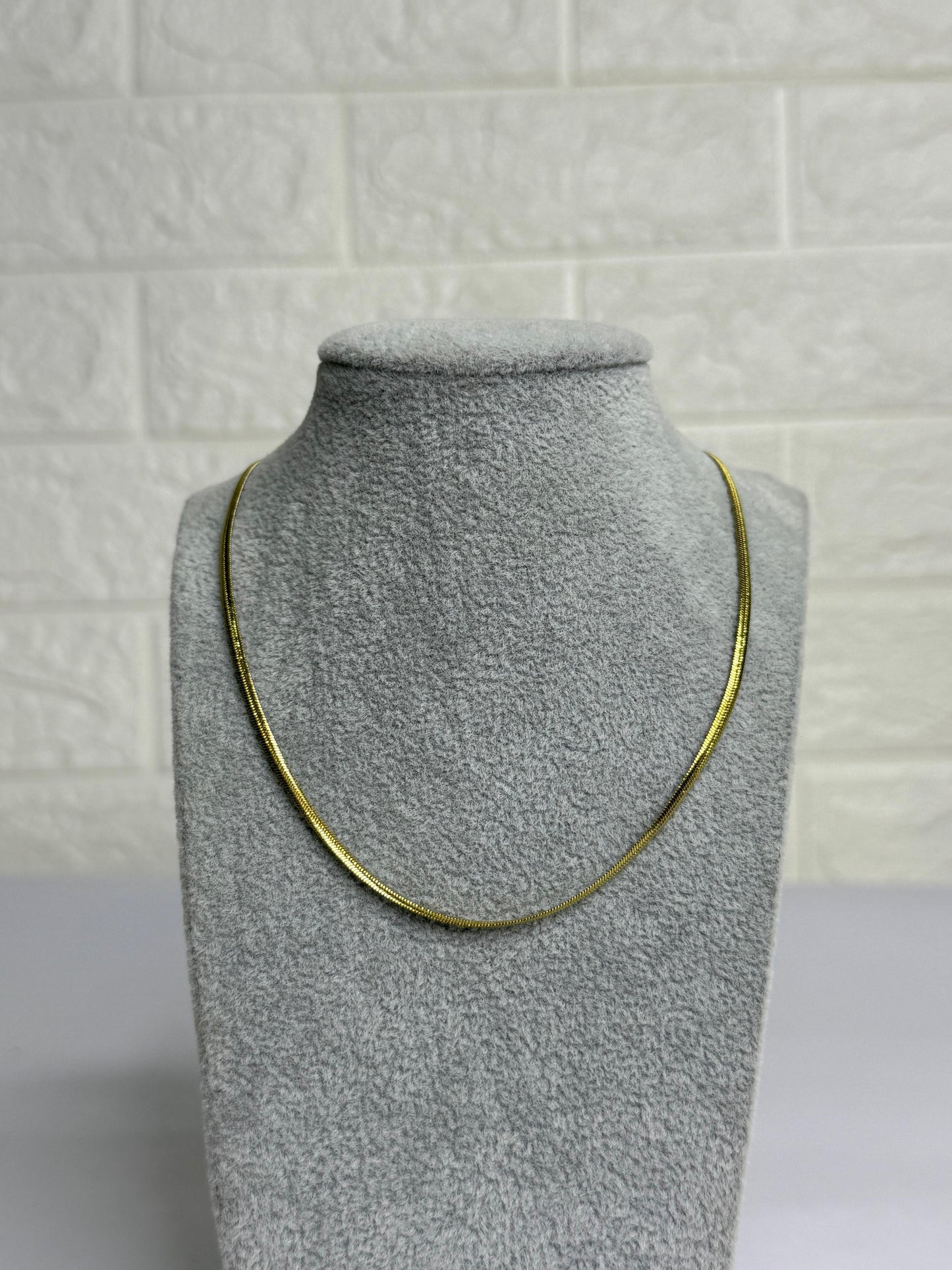 Plain Gold Neck chain