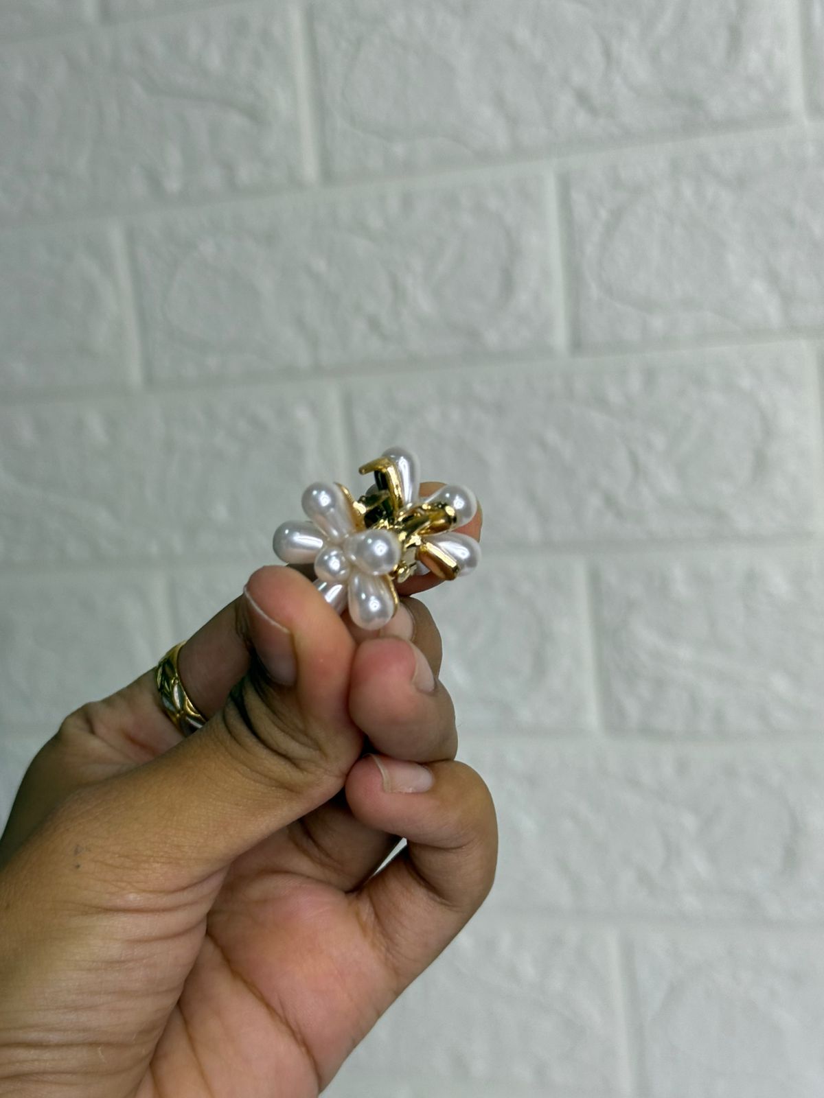 Pearl Baby Clips