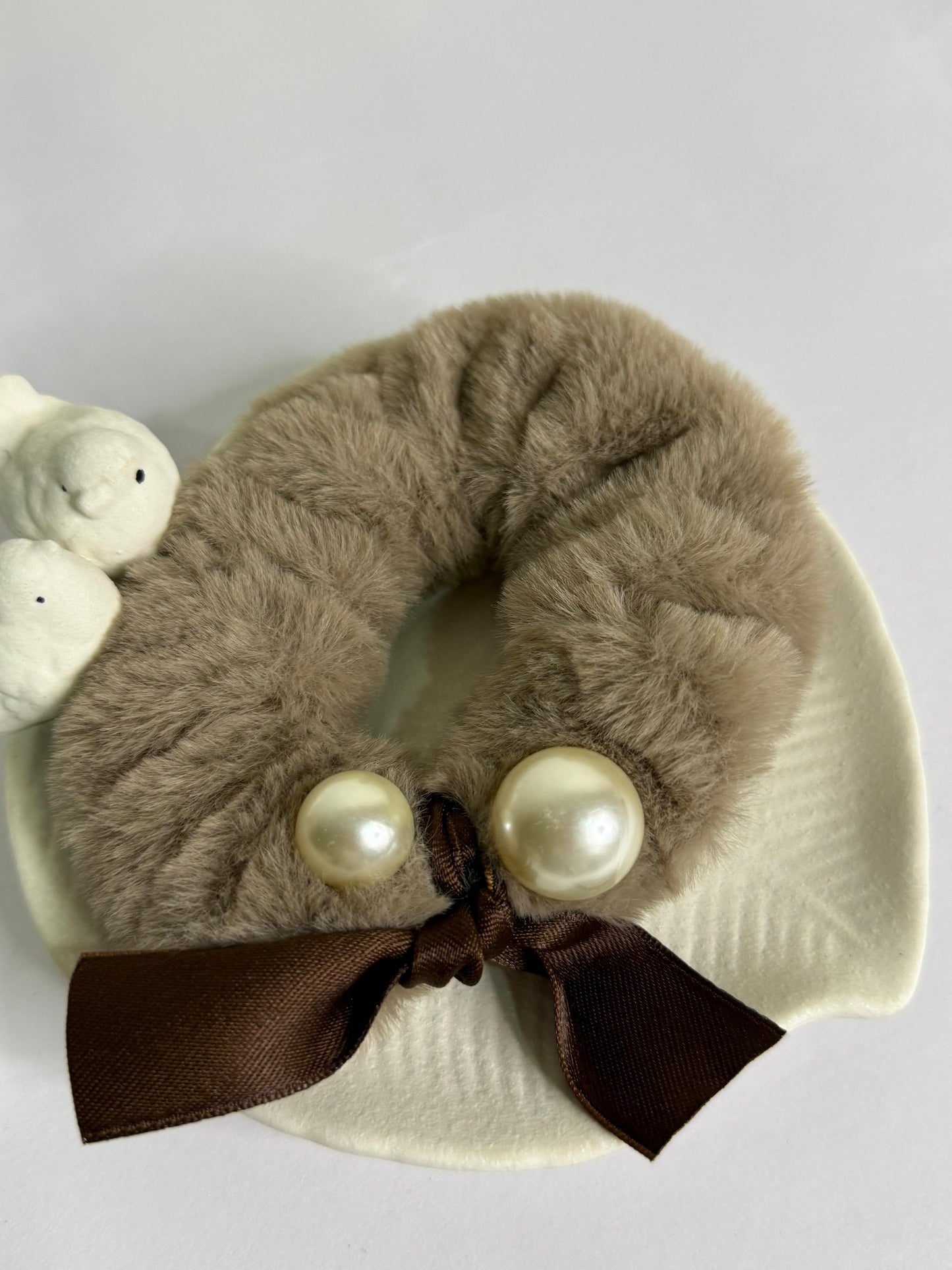 Fur Pearl Scrunchie